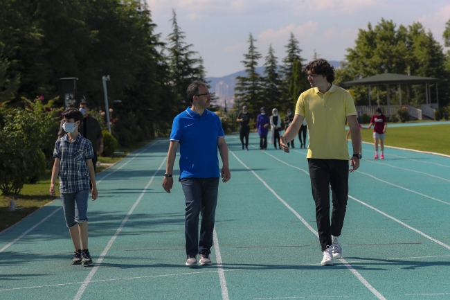 Bakan Kasapoğlu Cedi Osman'ı Ankara'da ağırladı